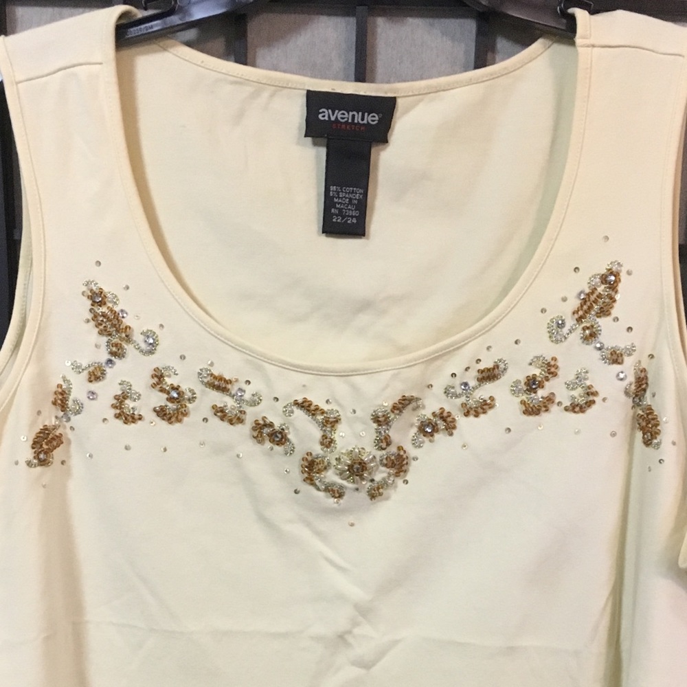 Avenue cream colored beaded tank top 22/24